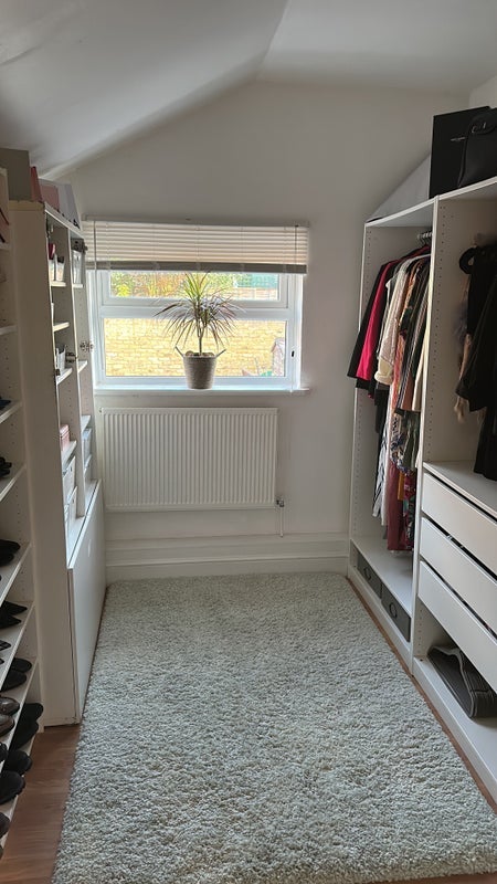 Room Leghorn Road in Greater London
