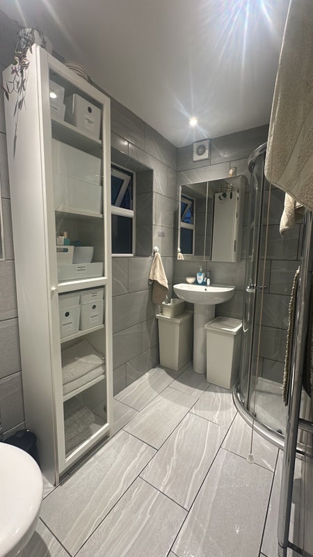 Room Leghorn Road in Greater London