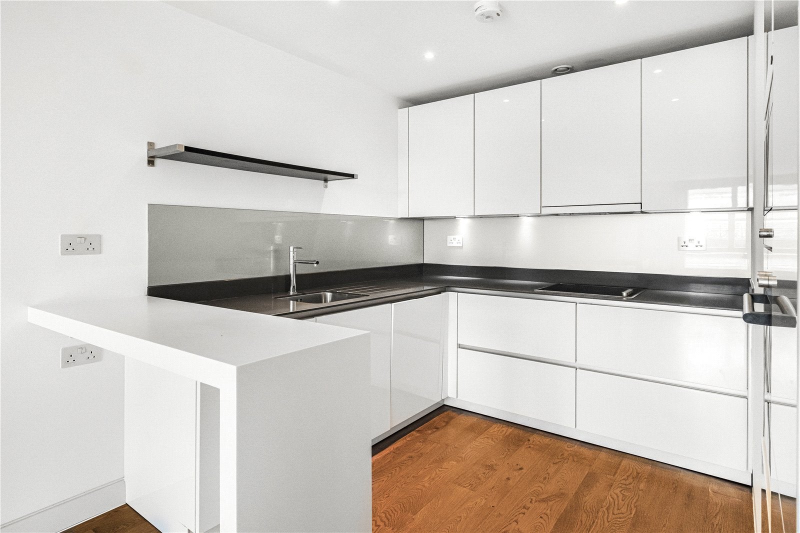 Flat Leonard Street in Greater London