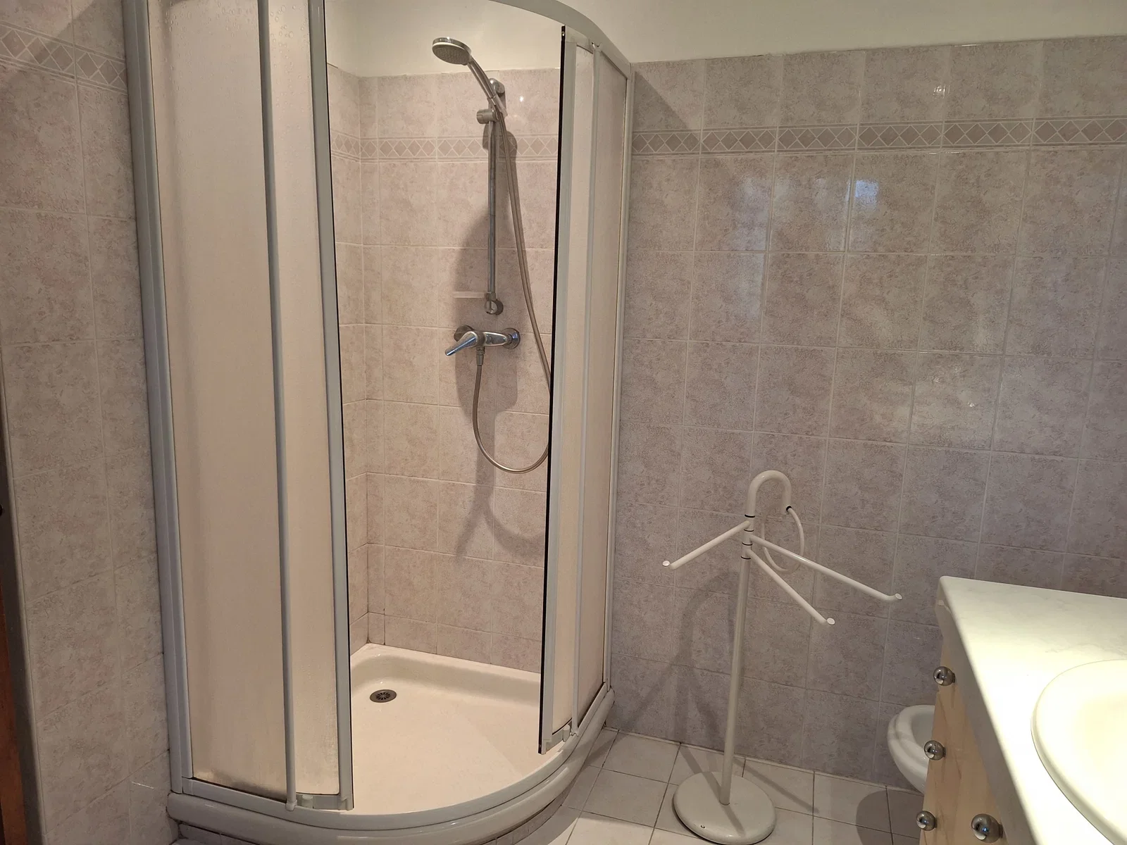 Room Route de la Roquette in Mougins