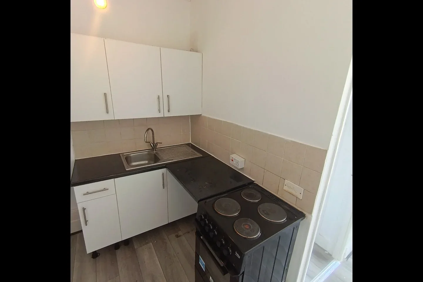 Flat Ravensbourne Road in Greater London
