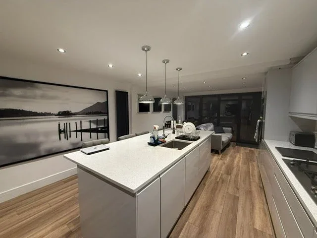 Room Barrow Hill Close in Epsom and Ewell