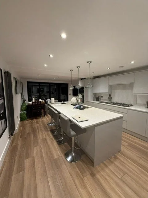 Room Barrow Hill Close in Epsom and Ewell