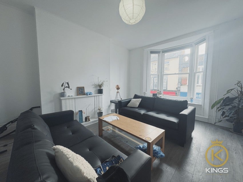 Flat Palmerston Road in Portsmouth