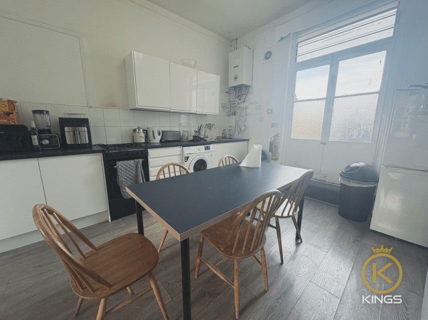 Flat Palmerston Road in Portsmouth