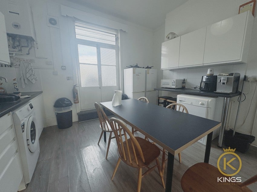 Flat Palmerston Road in Portsmouth