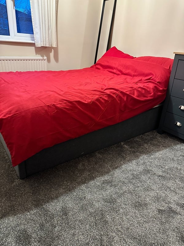 Room Stone Hill in Milton Keynes