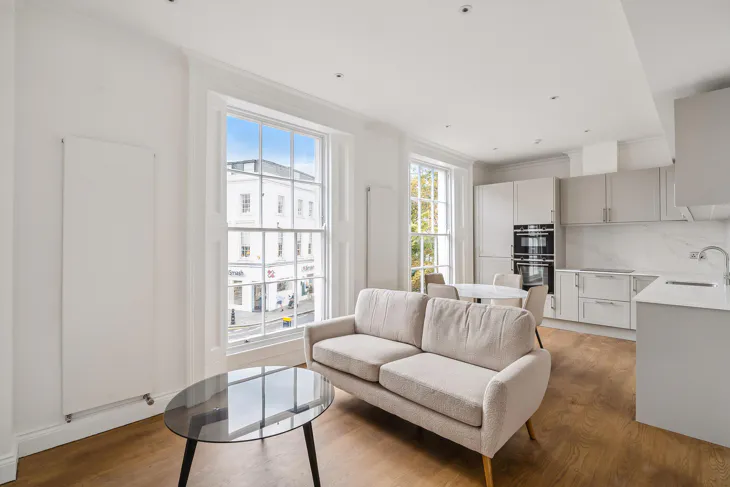 Flat Markham Square in Greater London