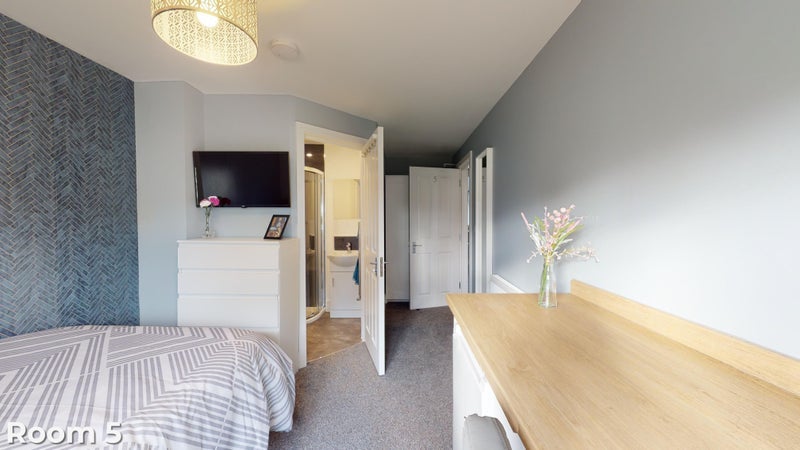 Room Broomhall Road in Chelmsford
