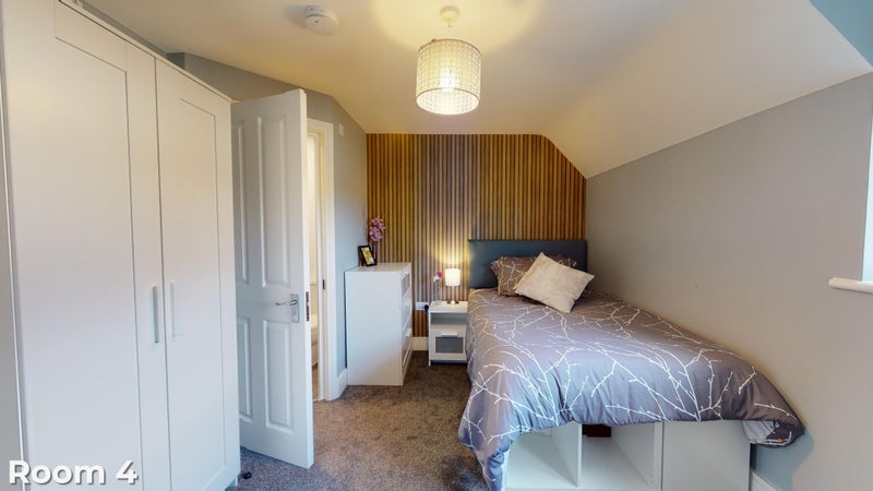 Room Broomhall Road in Chelmsford