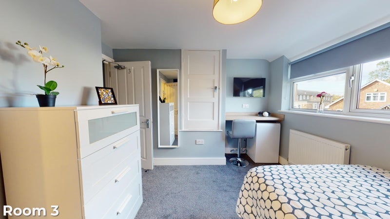 Room Broomhall Road in Chelmsford