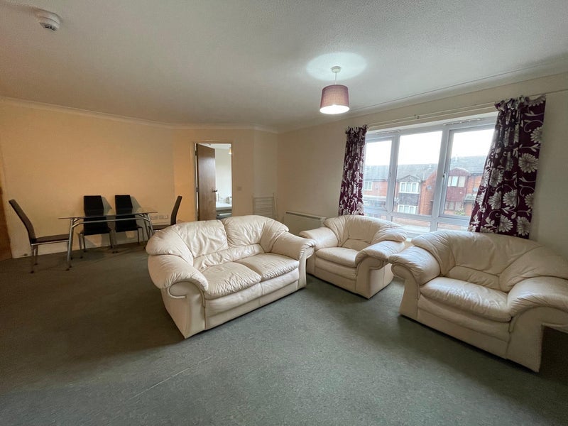 Room Alfreton Road in Nottingham