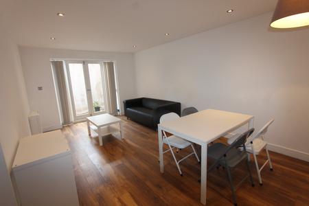 Flat Russell Terrace in Royal Leamington Spa