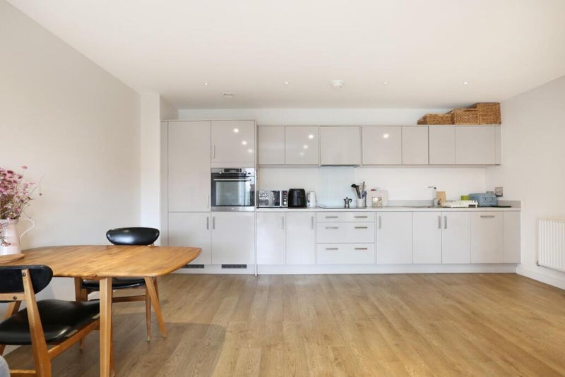 Room Lomond Grove in Greater London