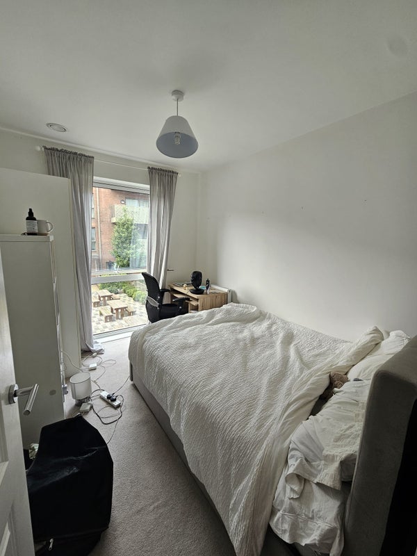 Room Lomond Grove in Greater London