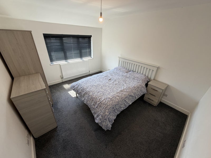 Room Newcastle Road in Stoke-on-Trent