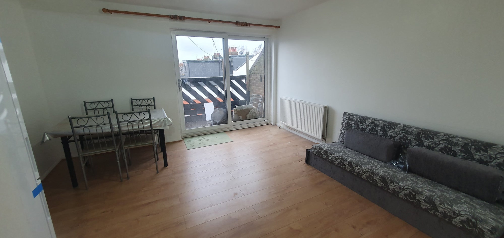 Flat Boleyn Road in Greater London