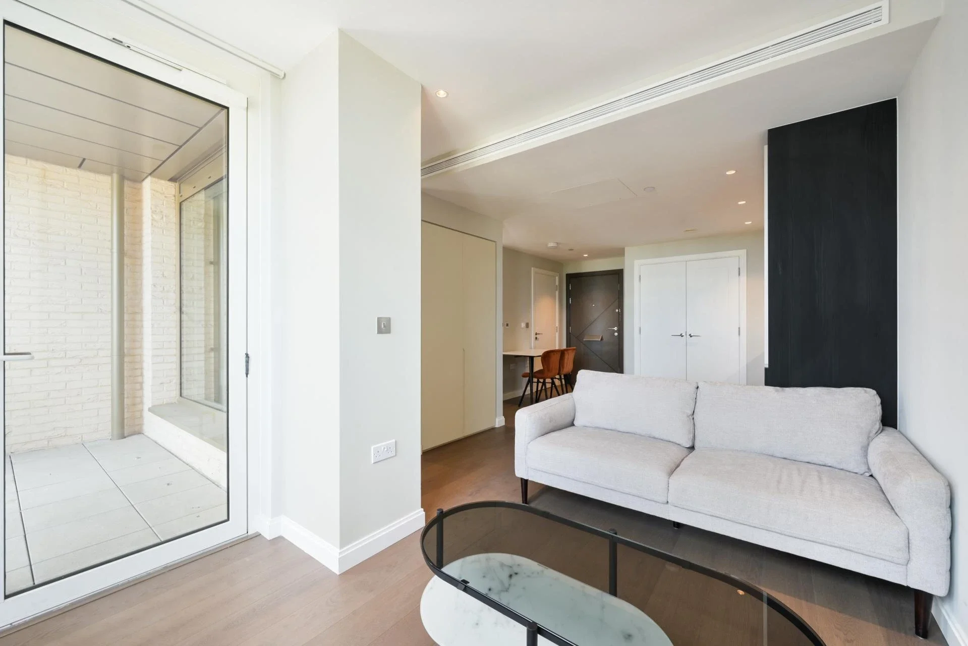 Flat Kennington Lane in Greater London