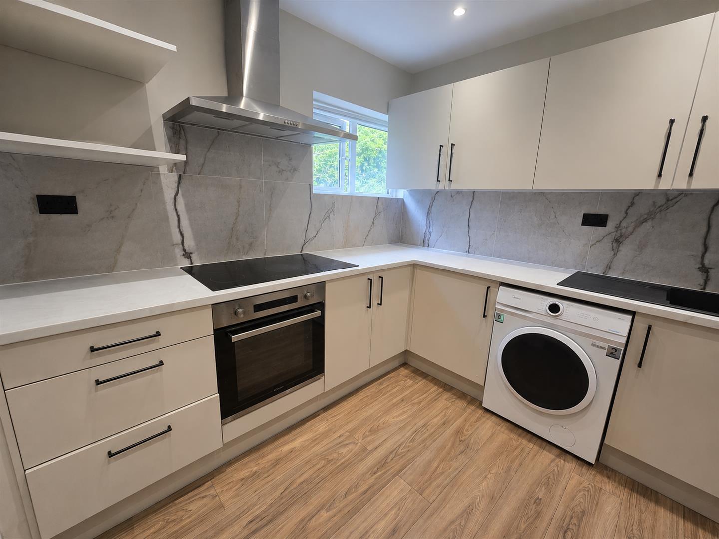 Flat Lakers Rise in Reigate and Banstead