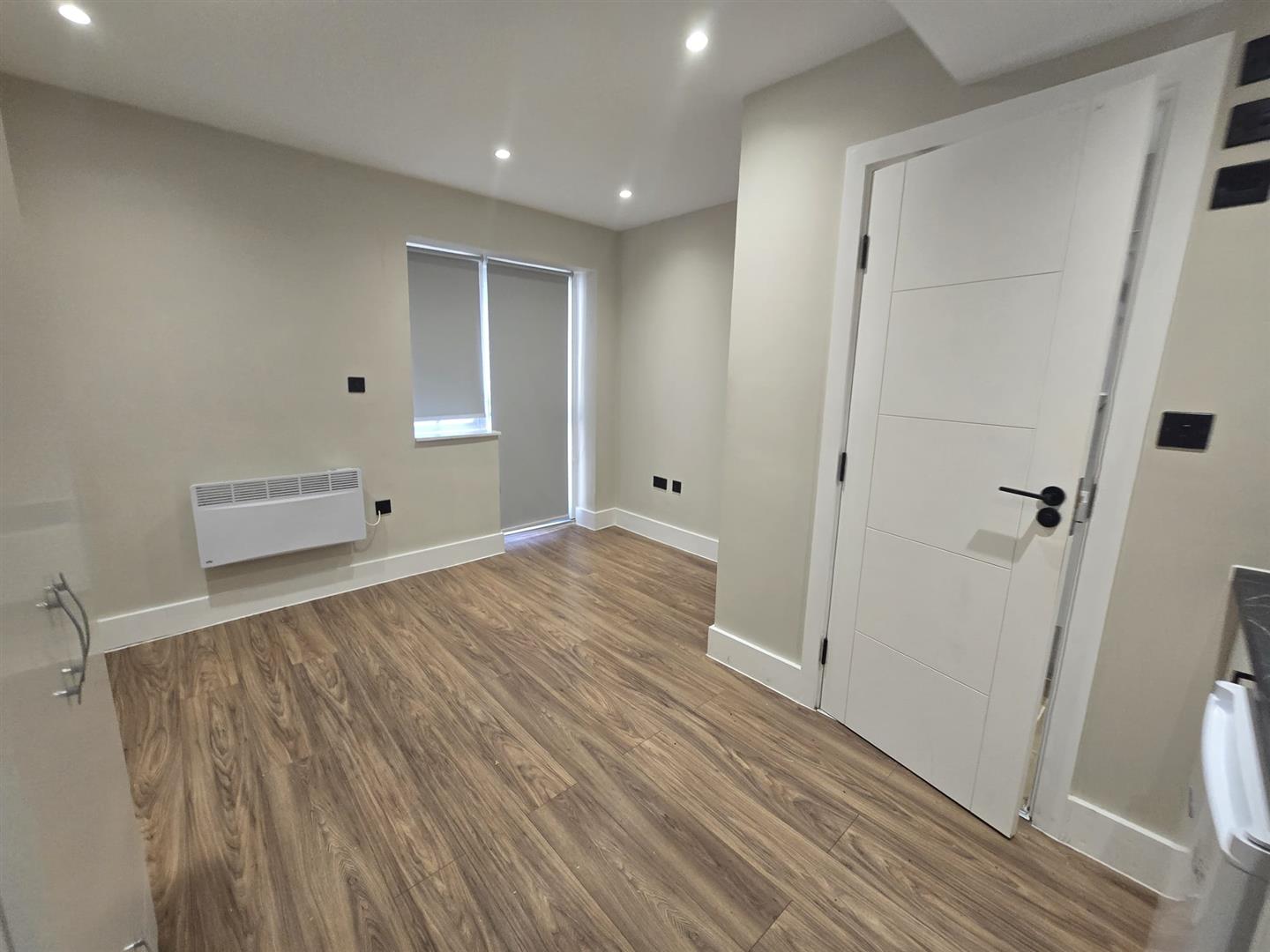 Flat Lakers Rise in Reigate and Banstead