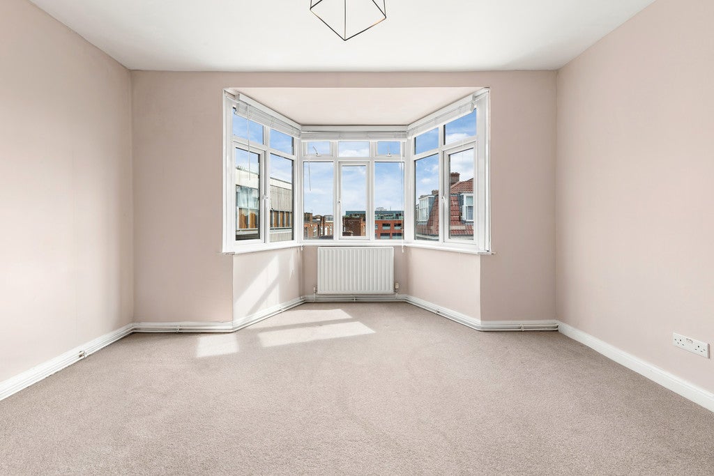 Flat Tudor Grove in Greater London