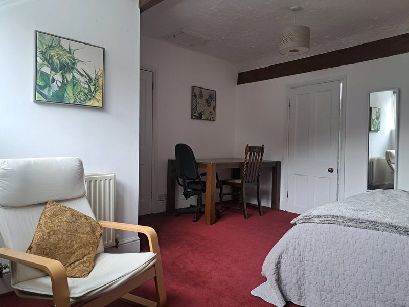 Room Cobnar Road in Sheffield