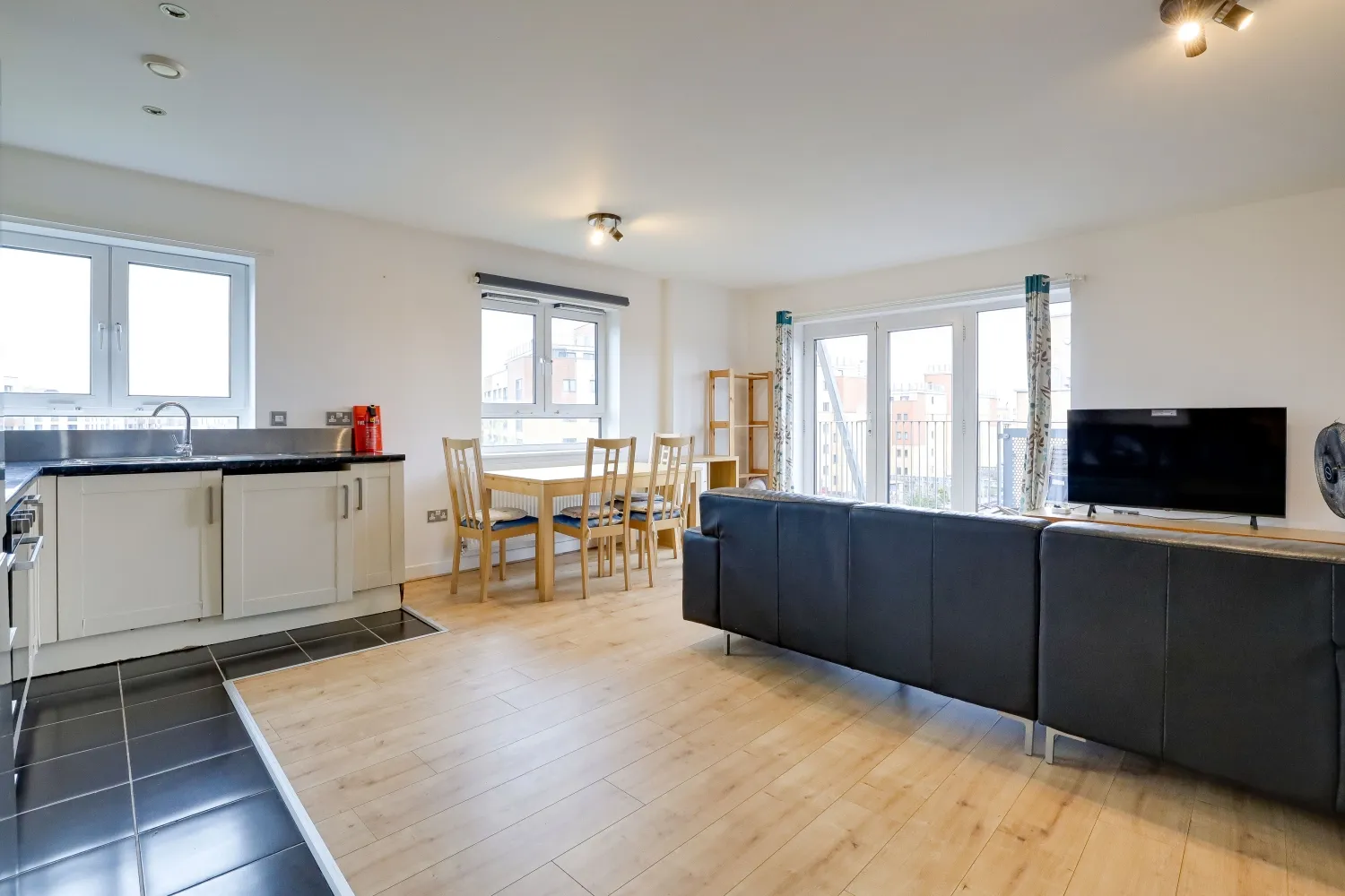 Flat Angel Lane in Greater London