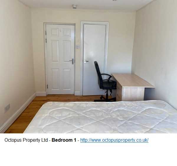 Flat Osborne Road in Newcastle upon Tyne