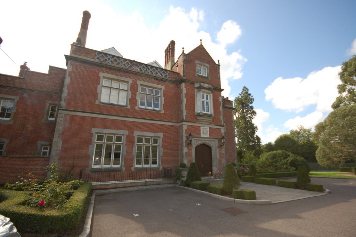 Flat Lashbrooks Road in Wealden