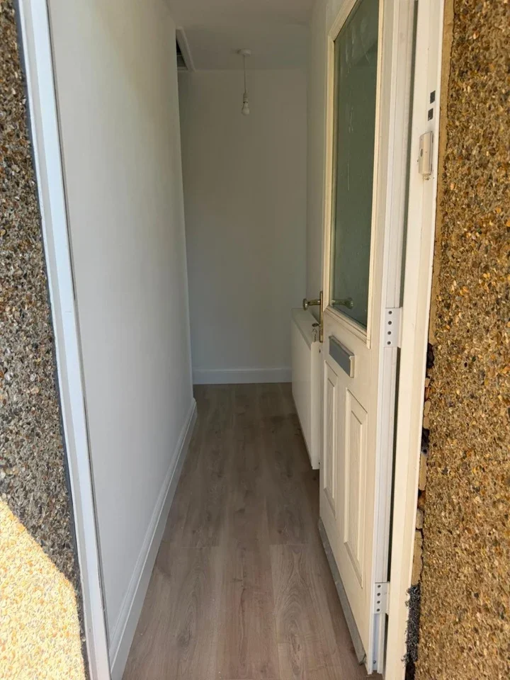 Room Aultone Way in Greater London