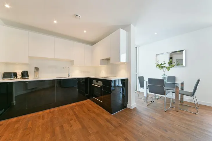 Flat Town Place in Greater London