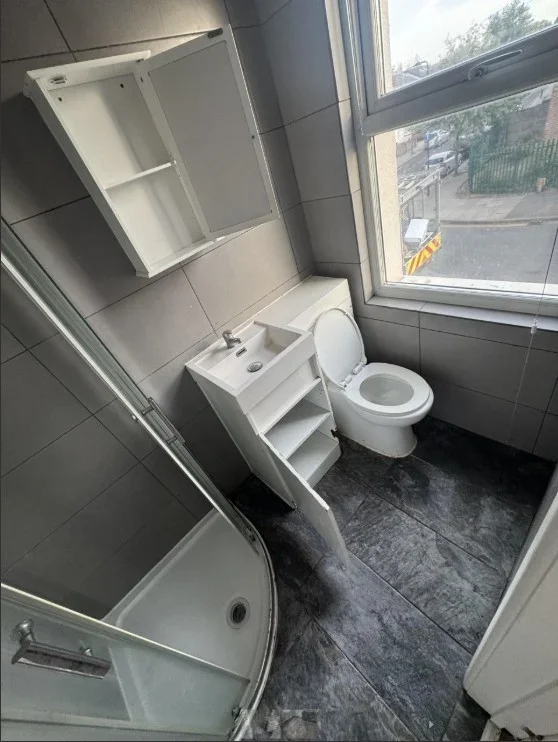 Room Guru Nanak Road in Greater London