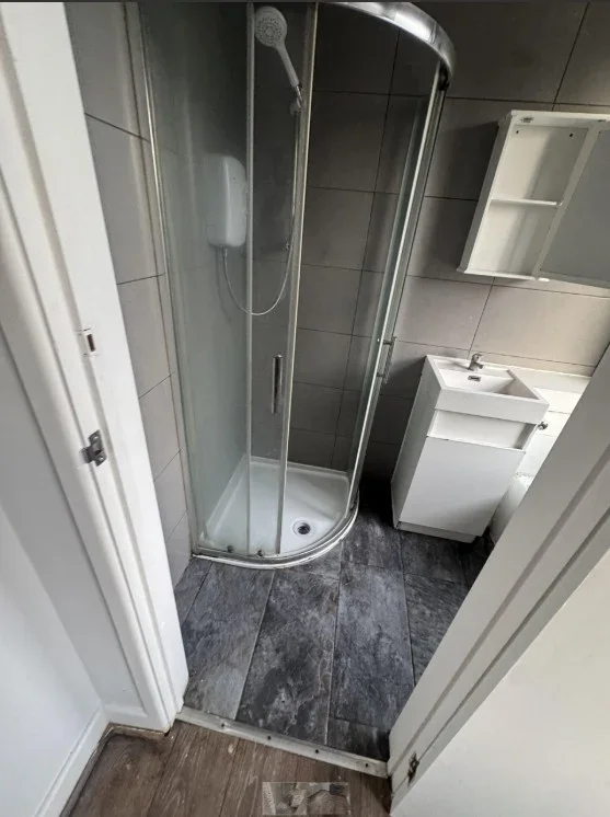 Room Guru Nanak Road in Greater London