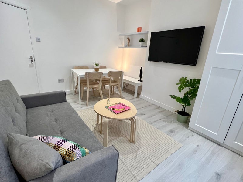 Flat Hanson Street in City of Westminster