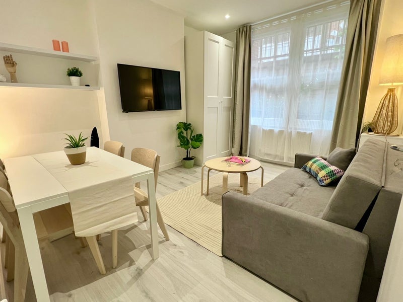 Flat Hanson Street in City of Westminster