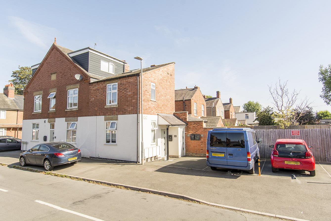 Flat Spencer Road in Harborough