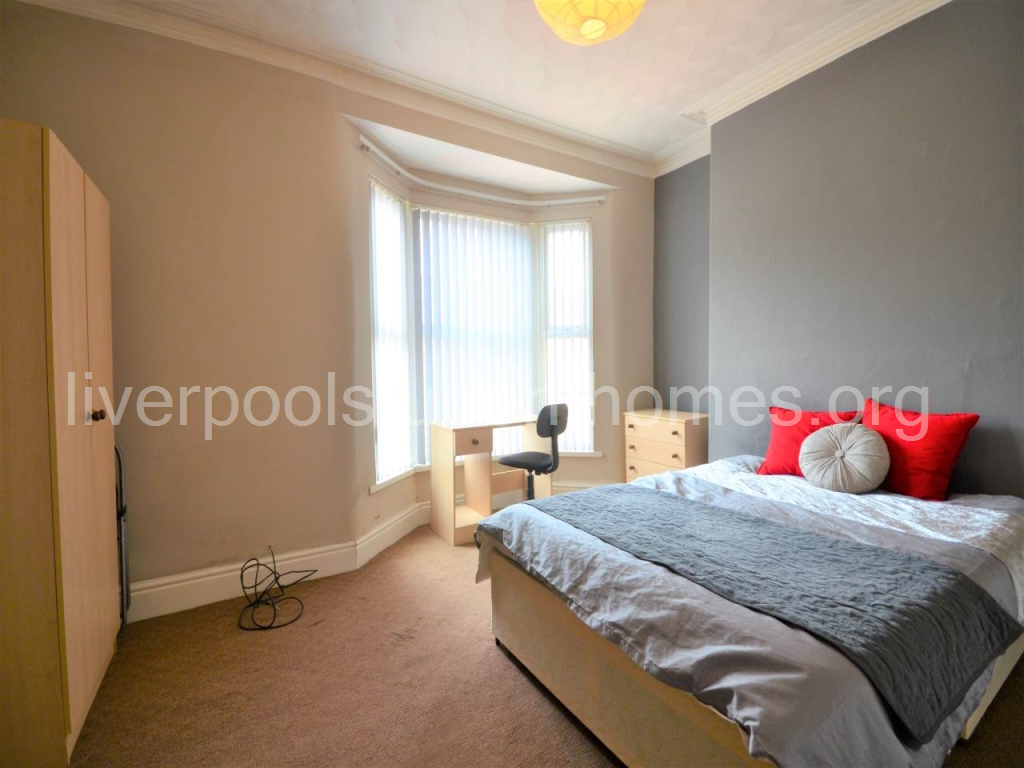 Flat Shaw Street in Liverpool