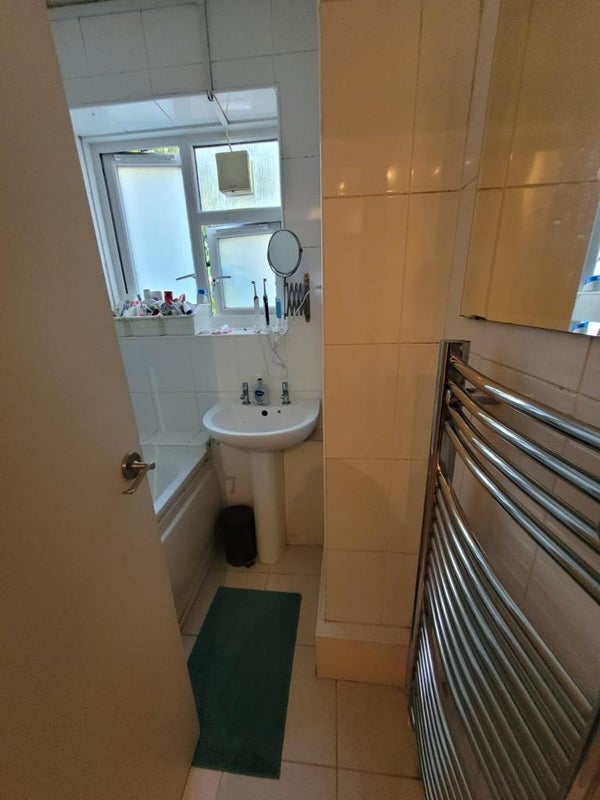 Room Whitnell Way in Greater London