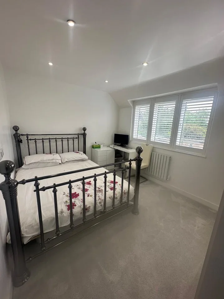 Room Cree Way in Greater London