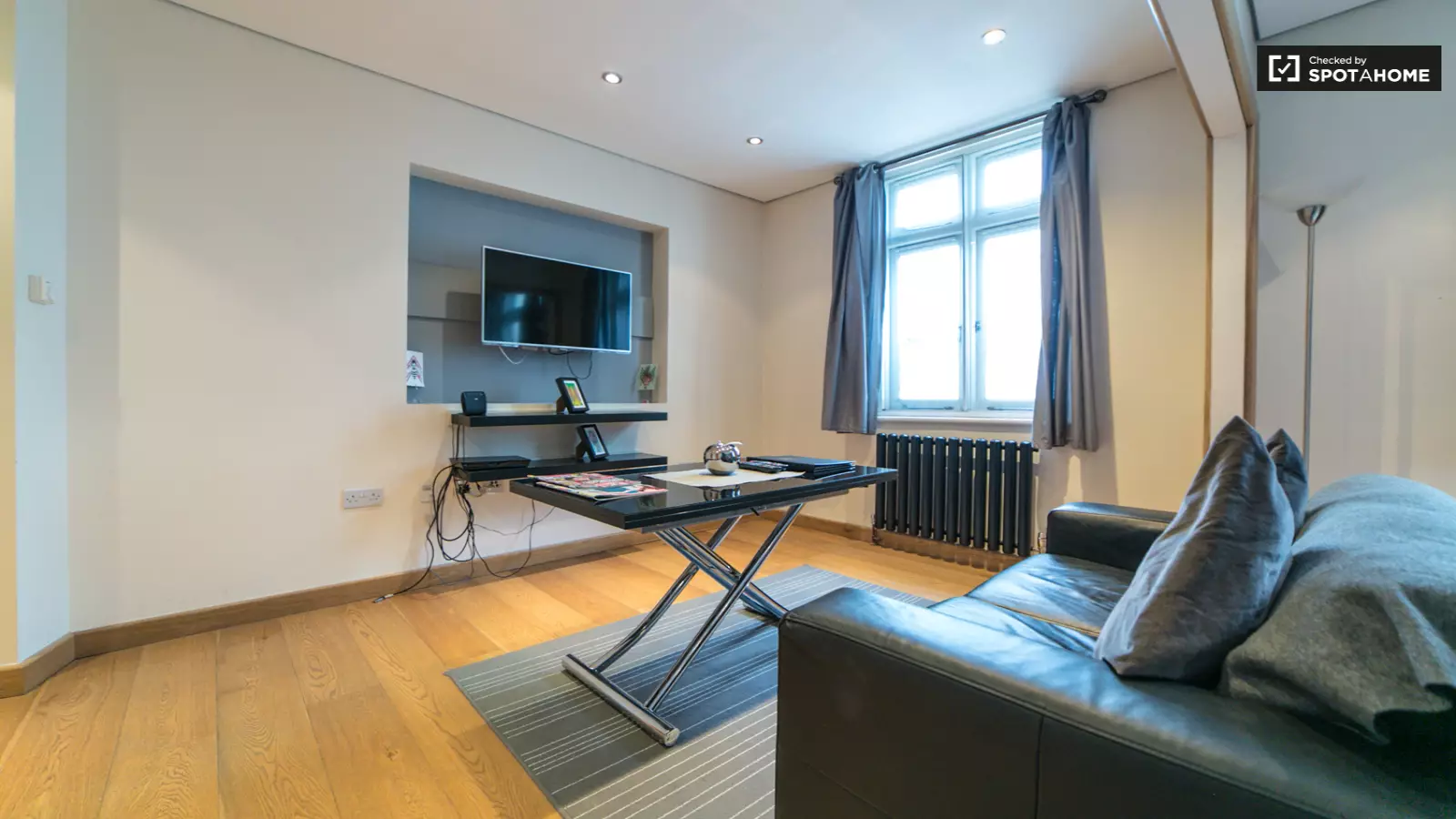 Flat Pilgrim Street in City of London
