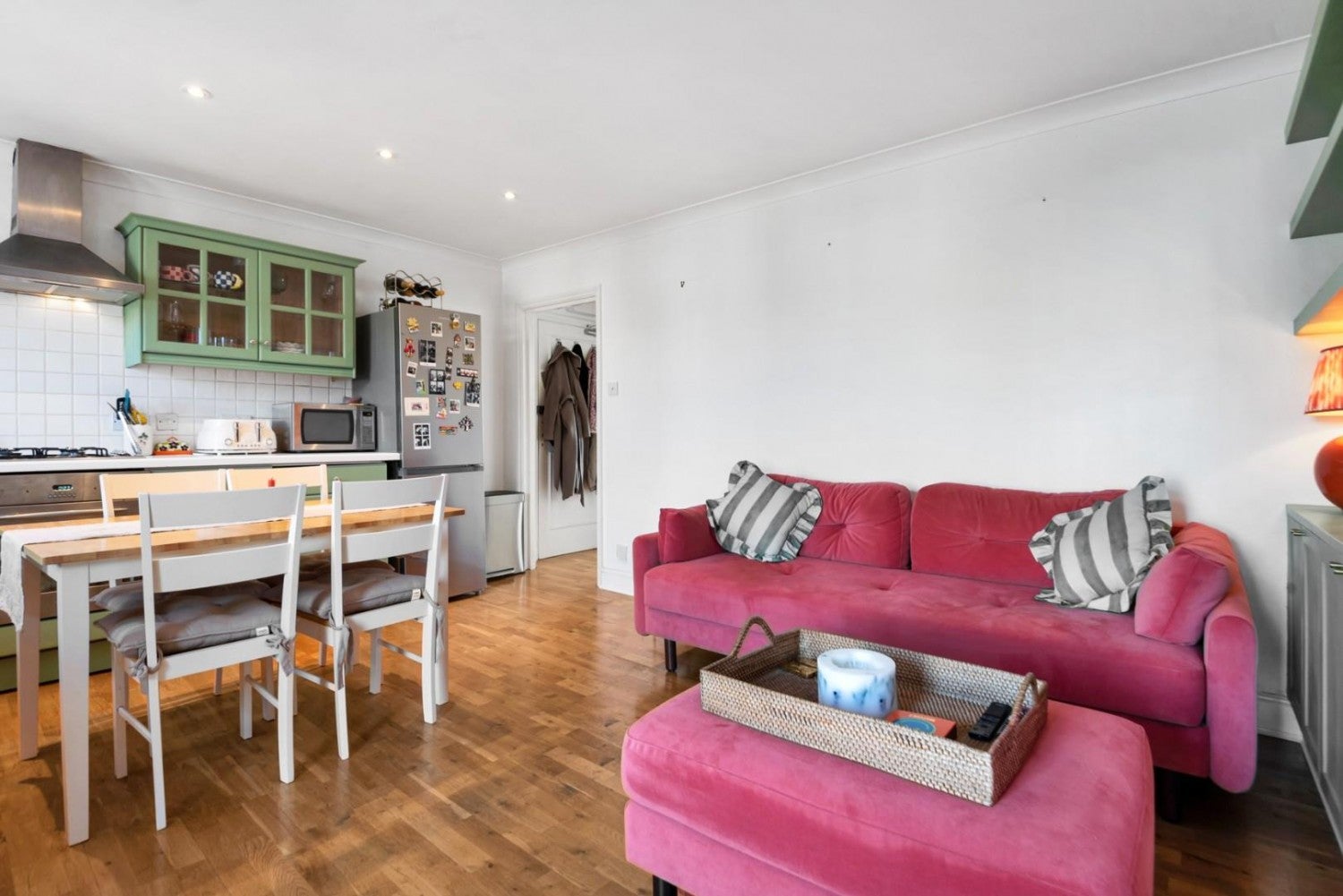 Flat Springdale Road in Greater London