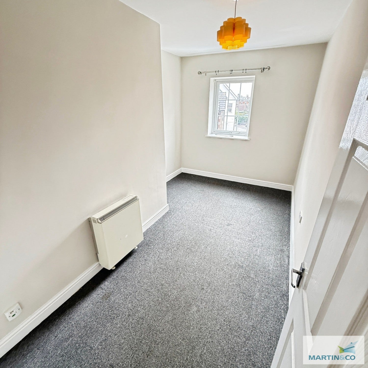 Flat Brookes Close in Stratford-on-Avon
