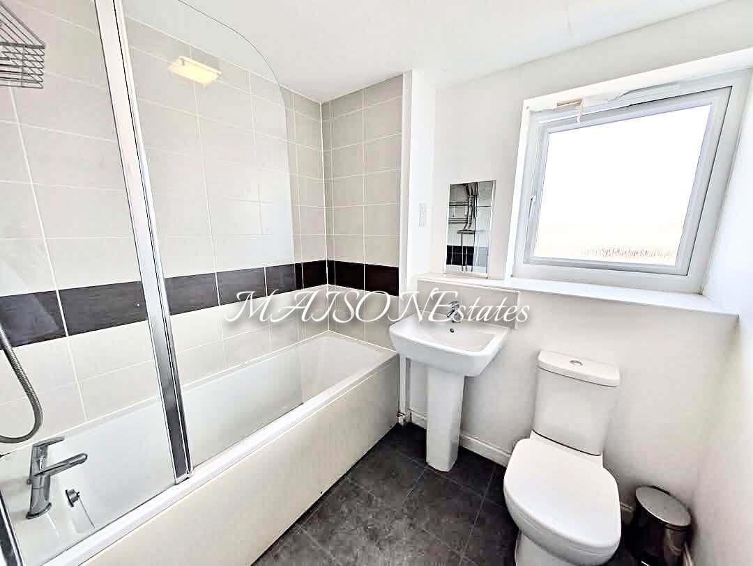 Flat Foleshill Road in Coventry