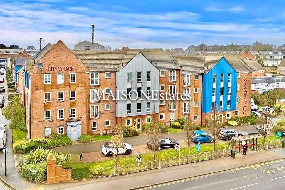Flat Foleshill Road in Coventry