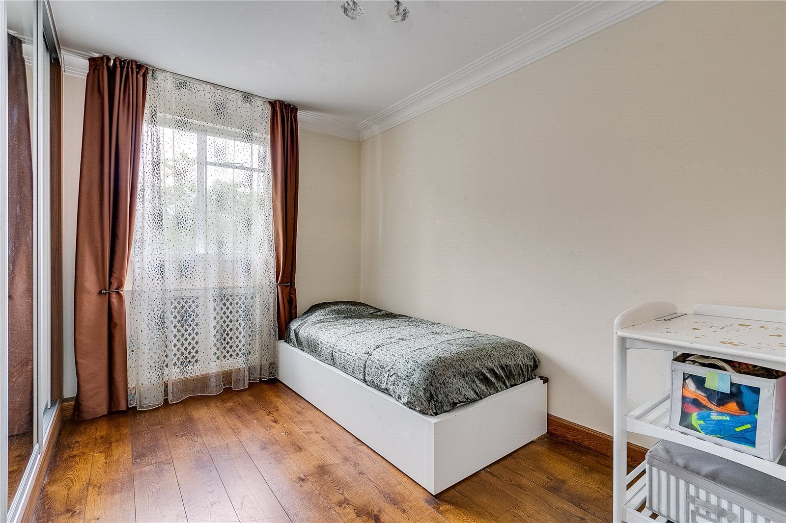 Flat Cromwell Road in Greater London