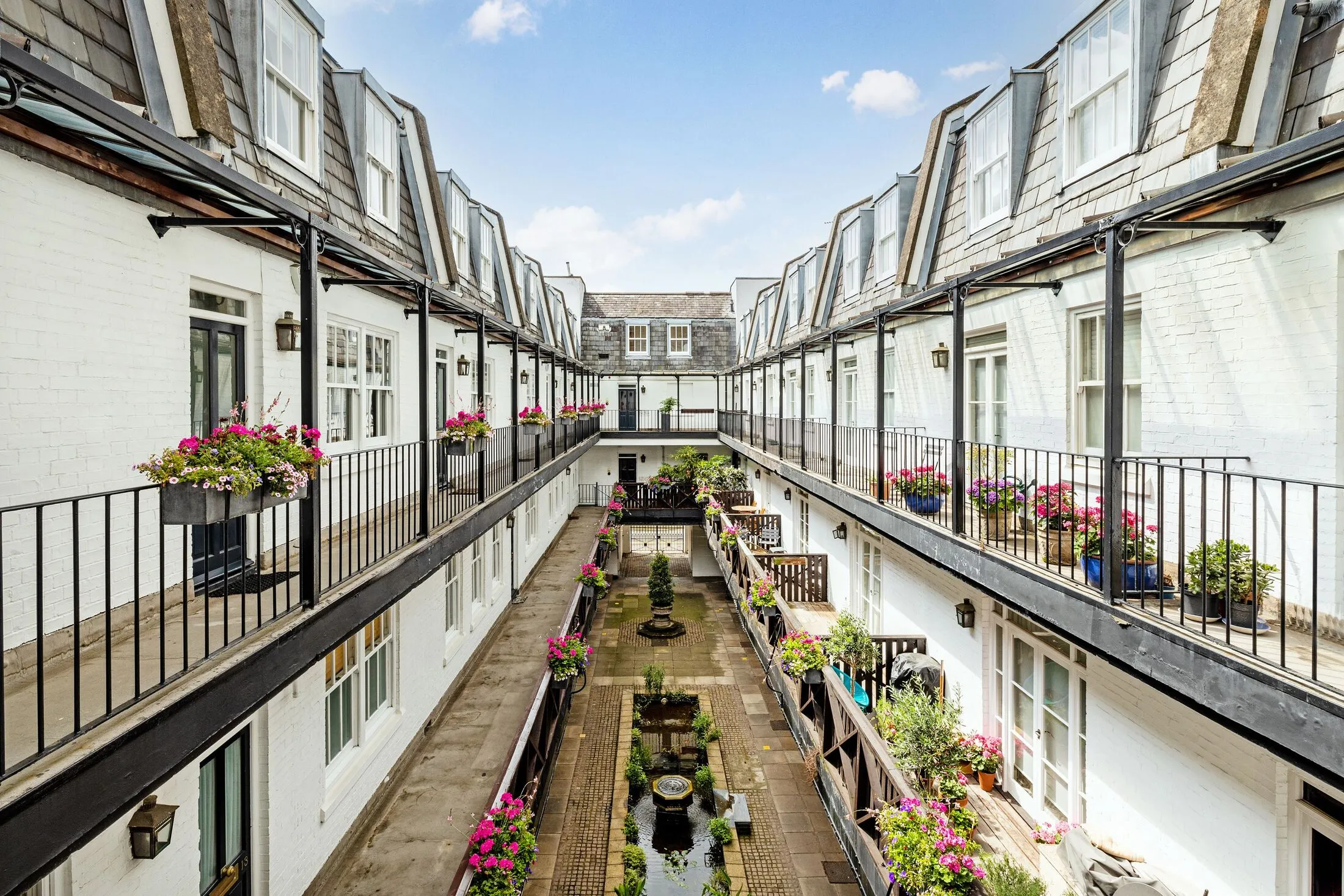 Flat Canning Place in Greater London