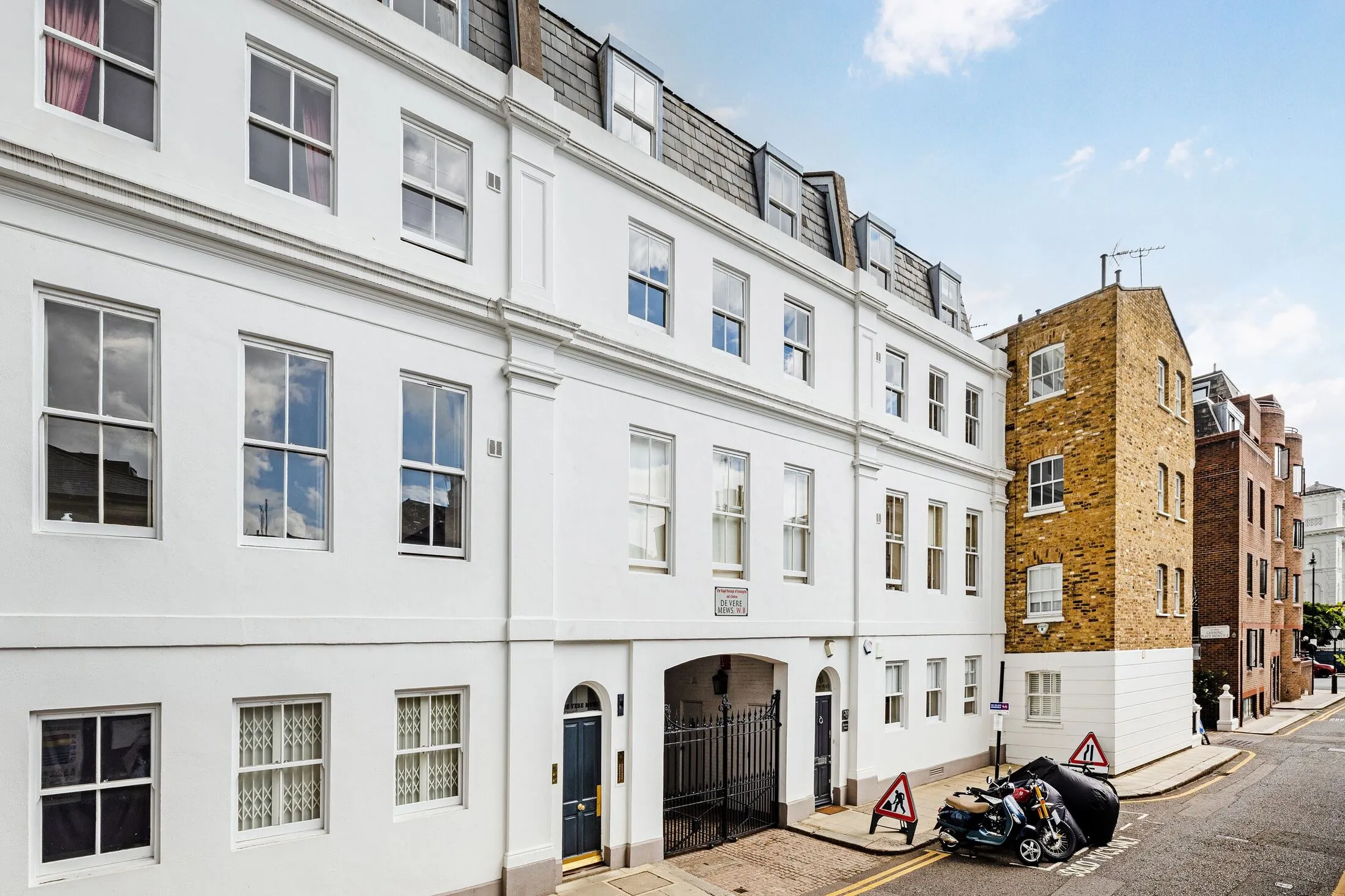 Flat Canning Place in Greater London