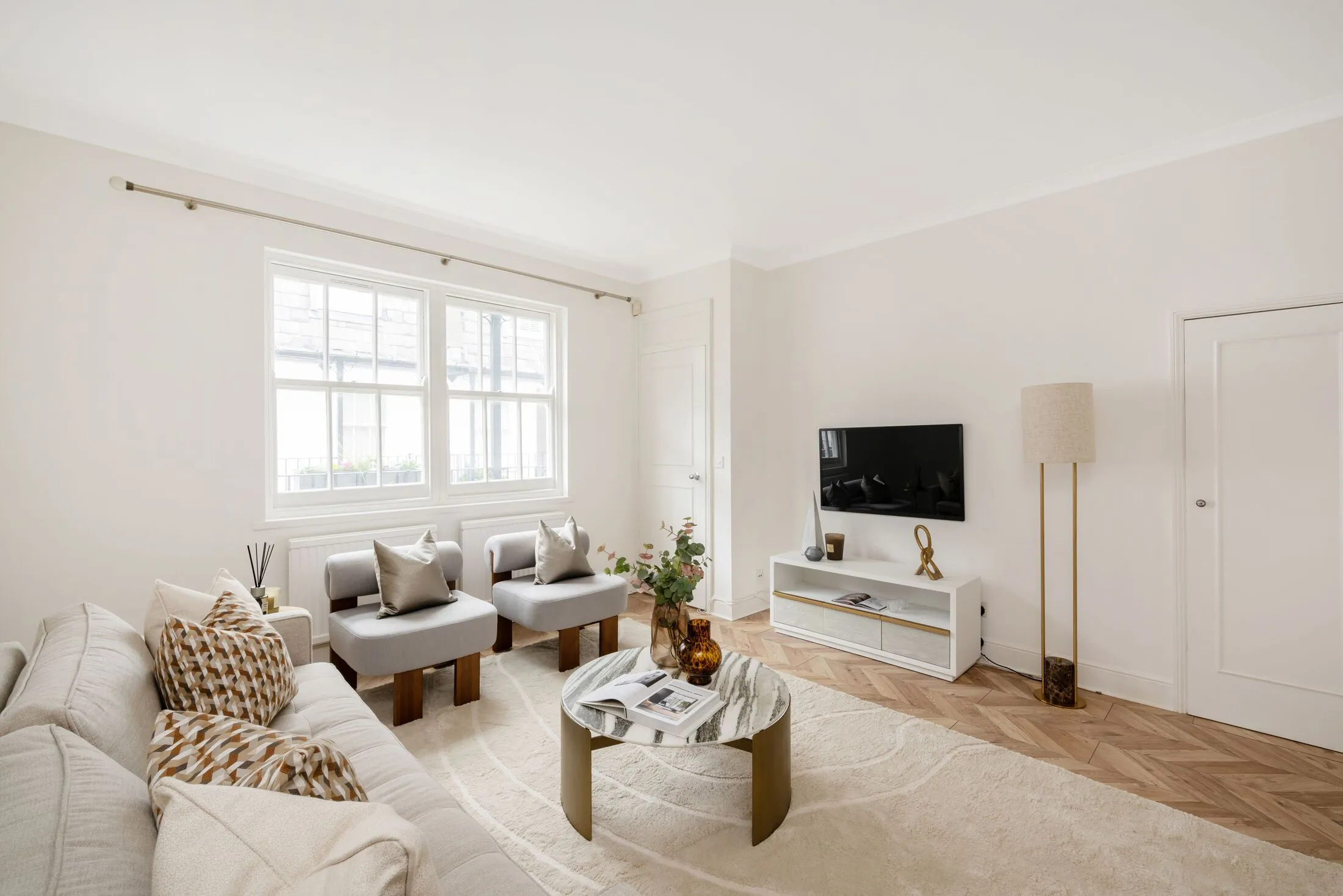 Flat Canning Place in Greater London