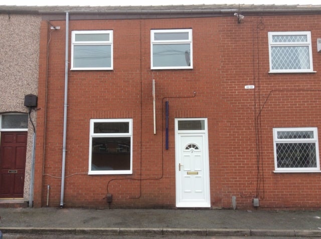 House Crown Street in Hindley