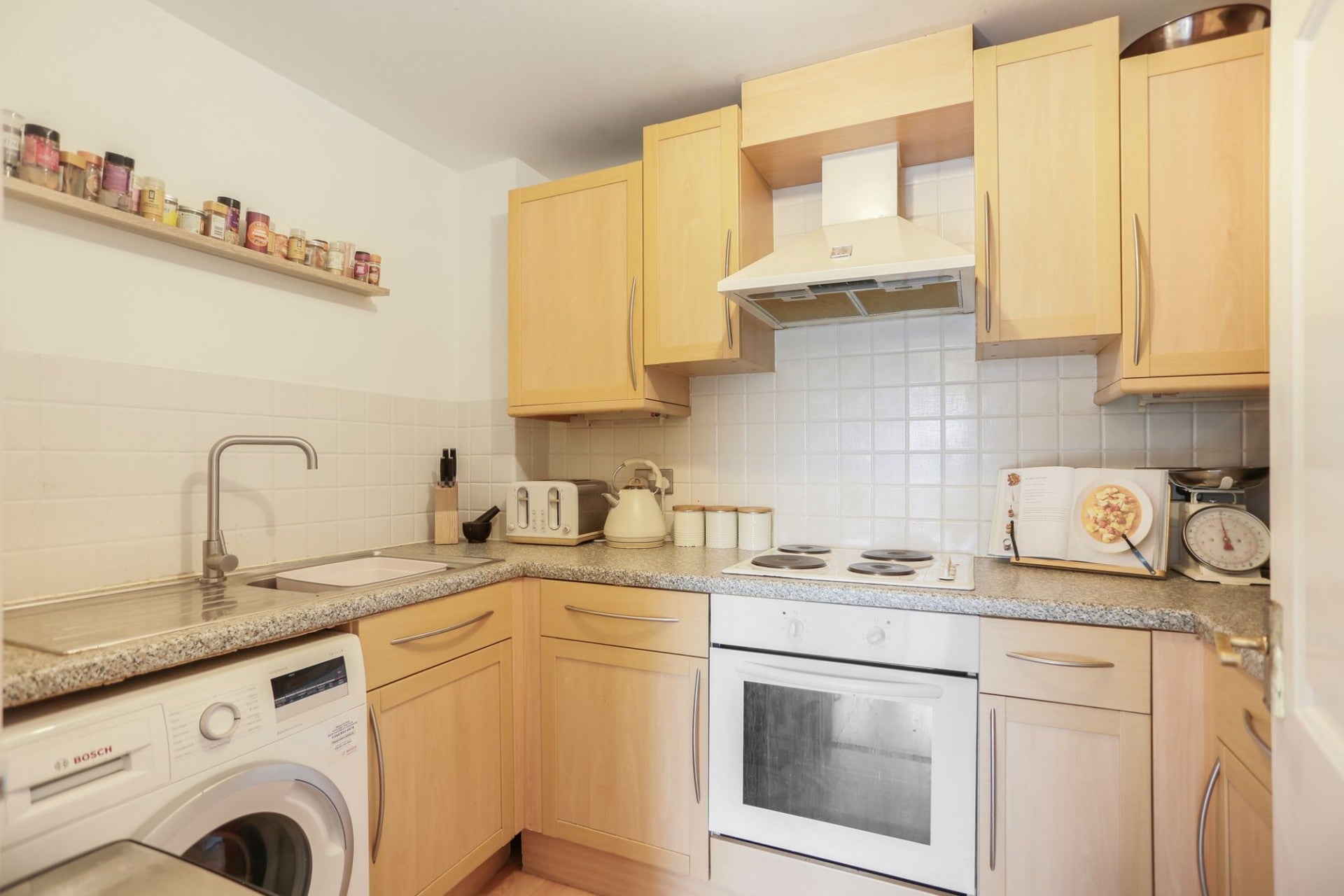 Flat Lansdowne Road in Hove